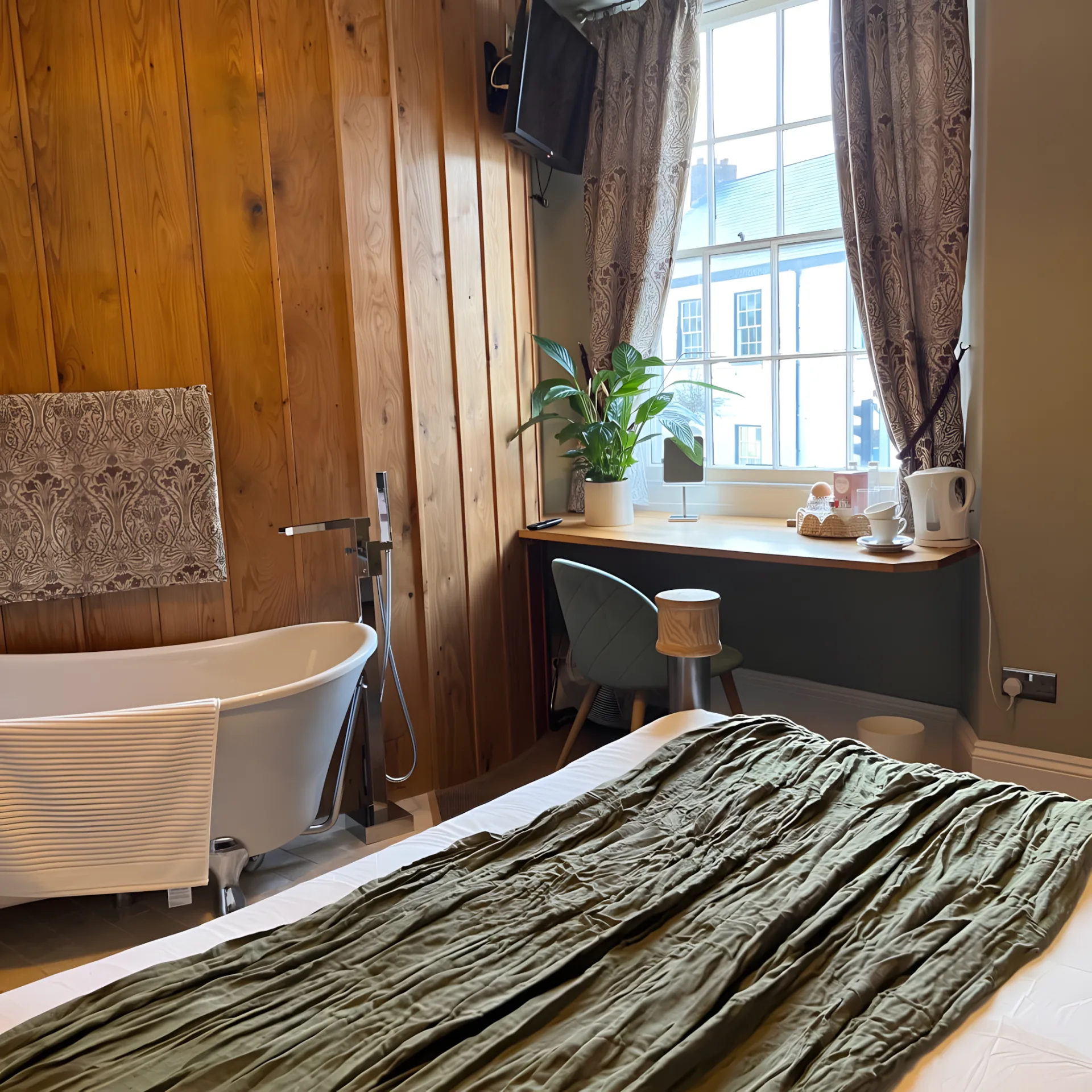 The Silkie freestanding bath